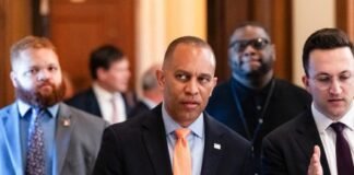 are-jeffries-and-schumer-getting-ready-to-greenlight-domestic-spy-power-for-trump?