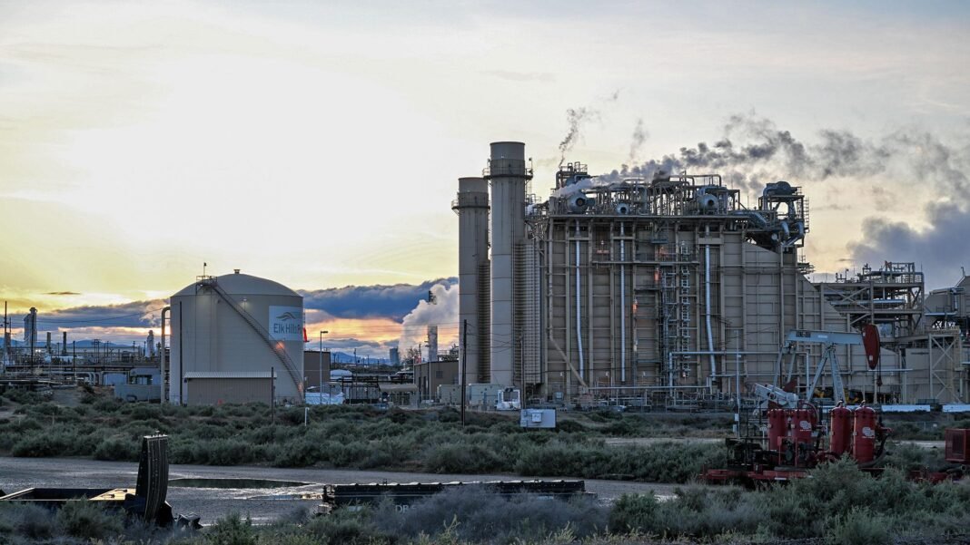 a-solution-to-data-center-backlash?-put-them-in-oil-fields.