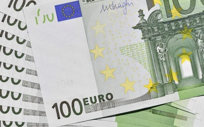 euro-area-wage-growth-shows-signs-of-cooling-off