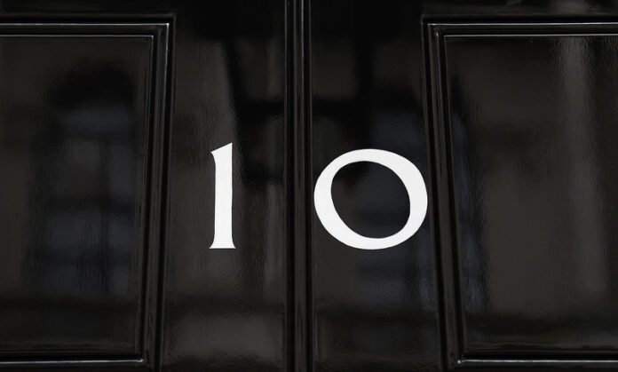 what-happens-next?-how-the-uk-will-choose-starmer’s-successor