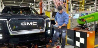 gm-installs-robots-at-flagship-ev-factory-after-laying-off-1,300-workers