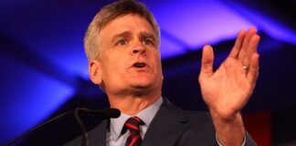 two-republicans-flip-votes,-blocking-iran-war-powers-resolution