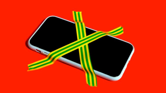 russian-citizens-told-“switch-to-android”-after-apple-blocks-key-russian-apps
