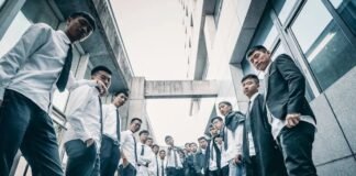 will-ai-make-companies-outsource-more-or-less?