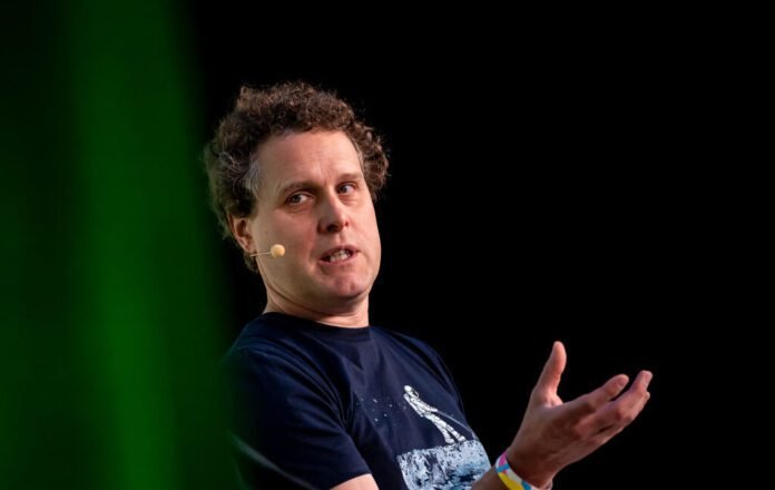 in-a-bold-move,-rocket-lab-acquires-iridium-communications