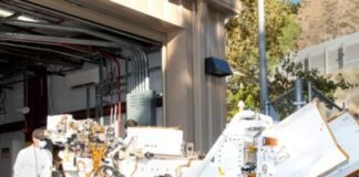 nasa-may-send-a-backup,-nuclear-powered-mars-rover-to-the-moon