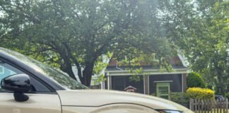 a-good-little-ev-you-won’t-be-able-to-buy-soon:-the-volvo-ex30-cross-country