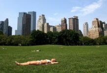 eastern-us.-hit-by-historic-heatwave-ahead-of-july-4-holiday
