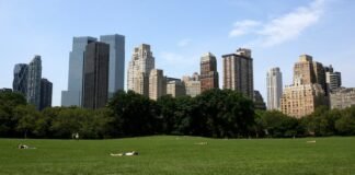 eastern-us.-hit-by-historic-heatwave-ahead-of-july-4-holiday