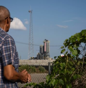 left-in-the-dust:-how-a-billionaire-owned-concrete-plant-took-over-a-detroit-community