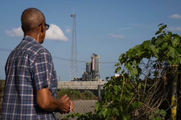 left-in-the-dust:-how-a-billionaire-owned-concrete-plant-took-over-a-detroit-community