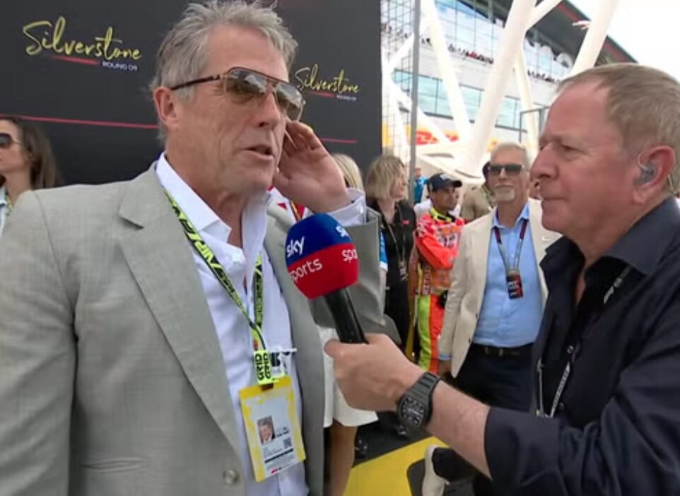 actor-leaves-reporter-scrambling-after-painfully-awkward-live-tv-interview-(video) actor-leaves-reporter-scrambling-after-painfully-awkward-live-tv-interview-(video)
