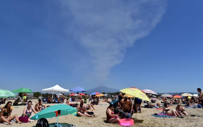 flights-resume-at-catania-as-mount-etna-activity-eases flights-resume-at-catania-as-mount-etna-activity-eases