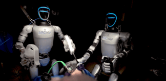 humanoid-robots-controlled-by-surgeons-did-world-first-operation-on-live-pigs