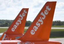 EasyJet backs $7.65 billion Apollo bid over Castlelake offer easyjet-backs-$7.65-billion-apollo-bid-over-castlelake-offer