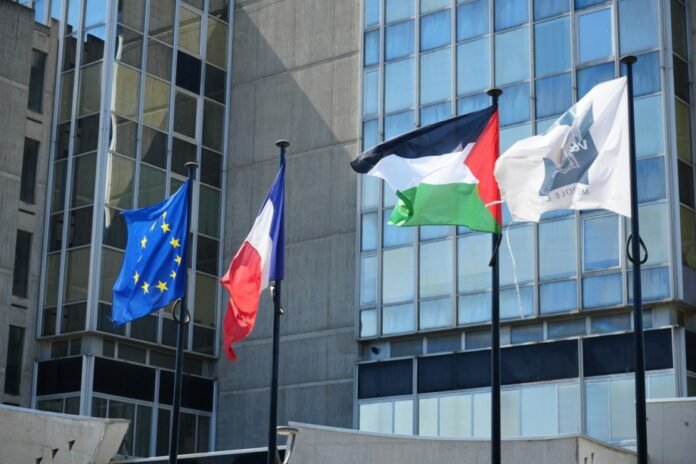 french-court-orders-town-hall-to-remove-palestinian-flag