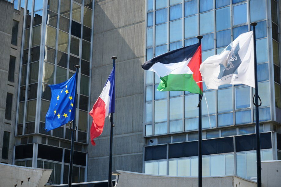french-court-orders-town-hall-to-remove-palestinian-flag french-court-orders-town-hall-to-remove-palestinian-flag