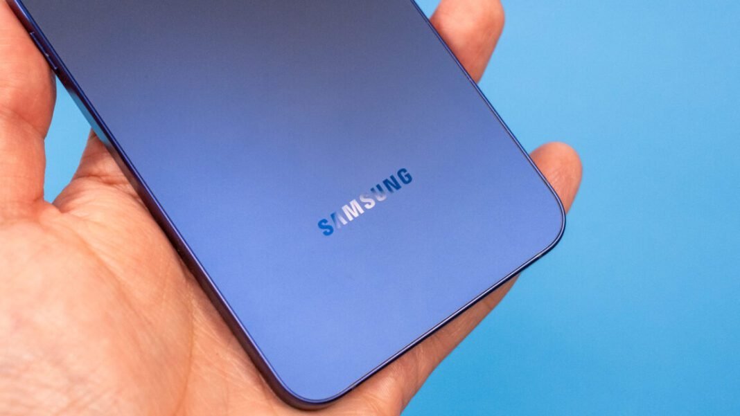 apple-and-samsung-benefit-as-memory-shortage-pushes-smartphone-shipments-to-historic-lows