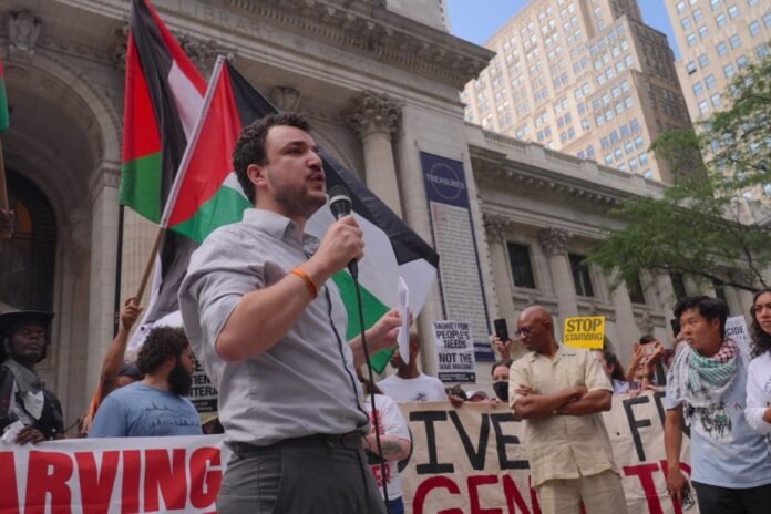 pro-palestinian-activist-mahmoud-khalil-sues-heritage-foundation,-stephen-miller,-others