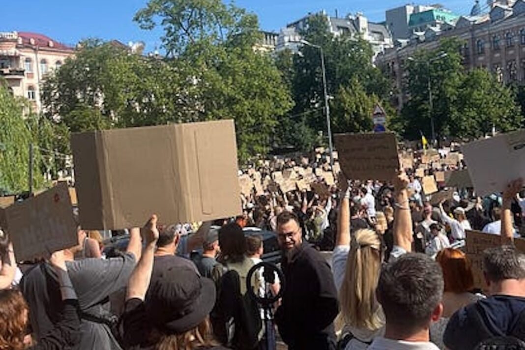 political-turmoil-follows-ukraine-defense-minister’s-dismissal political-turmoil-follows-ukraine-defense-minister’s-dismissal