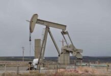 Oil prices turn lower as traders weigh impact of renewed US strikes on Iran oil-prices-turn-lower-as-traders-weigh-impact-of-renewed-us-strikes-on-iran