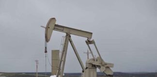 oil-prices-turn-lower-as-traders-weigh-impact-of-renewed-us-strikes-on-iran