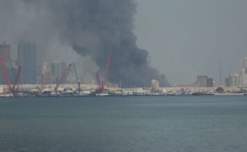 US Strikes Iran After Hormuz Shipping Attack; Explosions Heard in Bahrain’s Capital us-strikes-iran-after-hormuz-shipping-attack;-explosions-heard-in-bahrain’s-capital