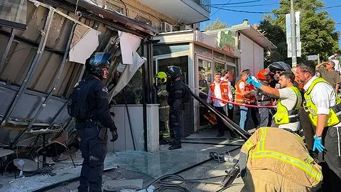 one-dead,-3-injured-after-balcony-falls-in-central-jerusalem one-dead,-3-injured-after-balcony-falls-in-central-jerusalem