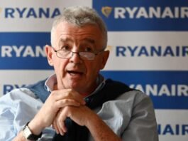 Ryanair CEO: initial probe suggests foreign object damage in smashed window incident ryanair-ceo:-initial-probe-suggests-foreign-object-damage-in-smashed-window-incident