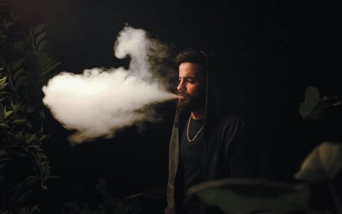 spain-seeks-to-extend-smoking-ban-to-terraces,-include-vapes