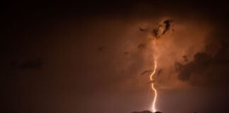 Hiker Killed by Lightning Strike in Front of Brother hiker-killed-by-lightning-strike-in-front-of-brother