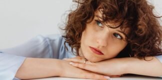 chronic-financial-stress-may-accelerate-brain-ageing,-study-finds