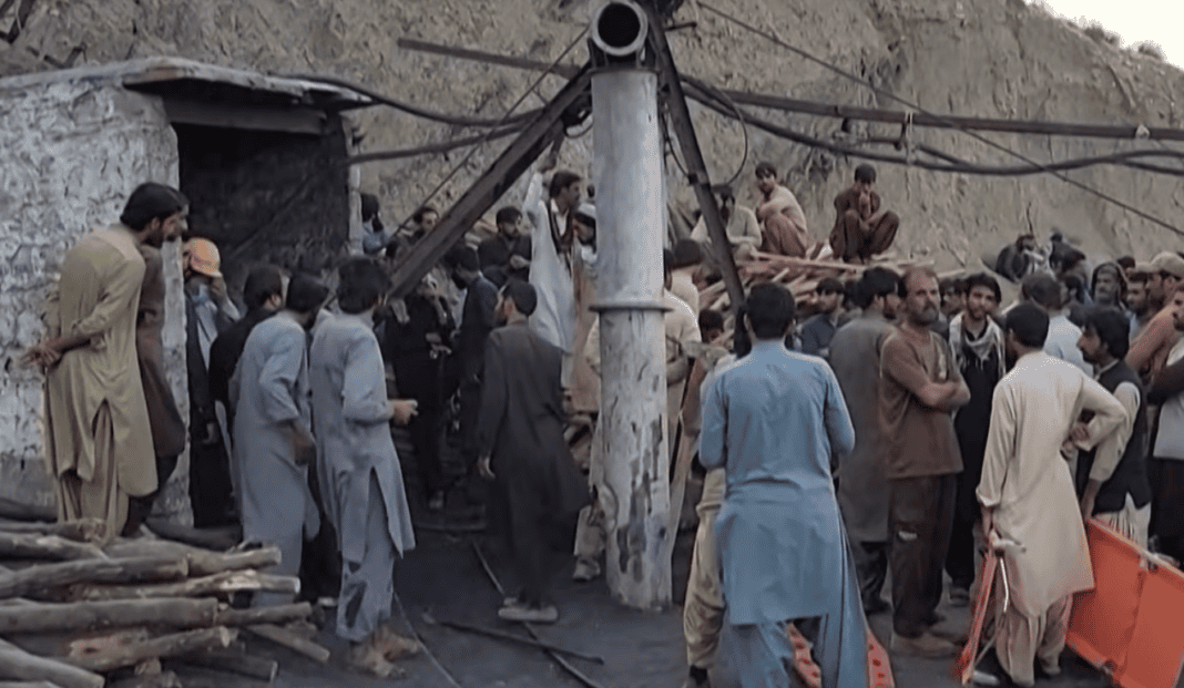 coal-mine-explosion-in-pakistan-kills-34,-rescue-efforts-continue