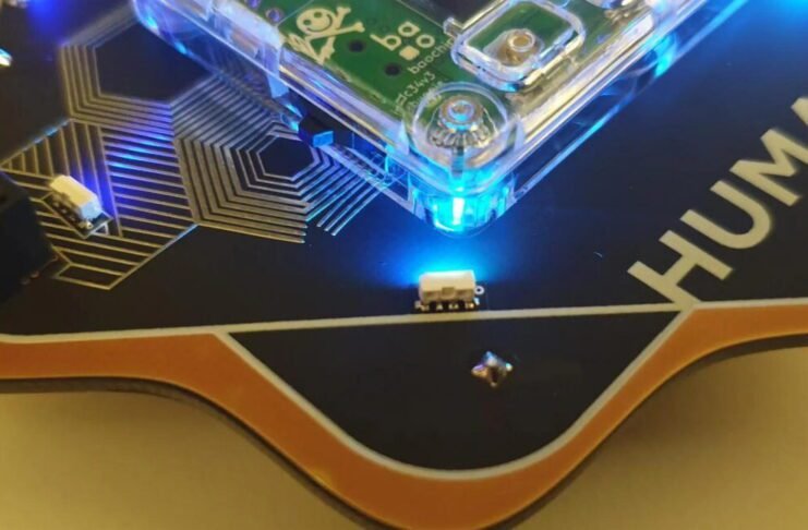 defcon’s-new-badge-is-a-security-key-you-can-see-inside