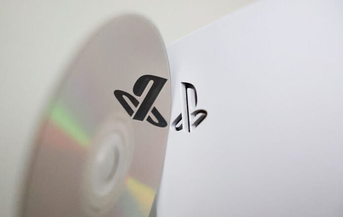 sony-acknowledges-backlash,-“cautiously”-moves-ahead-with-end-of-playstation-discs