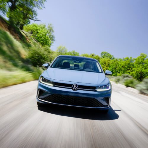 2026-volkswagen-jetta-sport:-the-cheap-car-isn’t-completely-extinct-yet