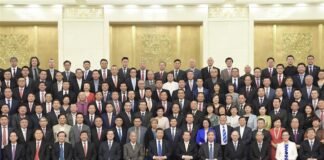 with-america-deranged,-president-xi-summons-overseas-chinese