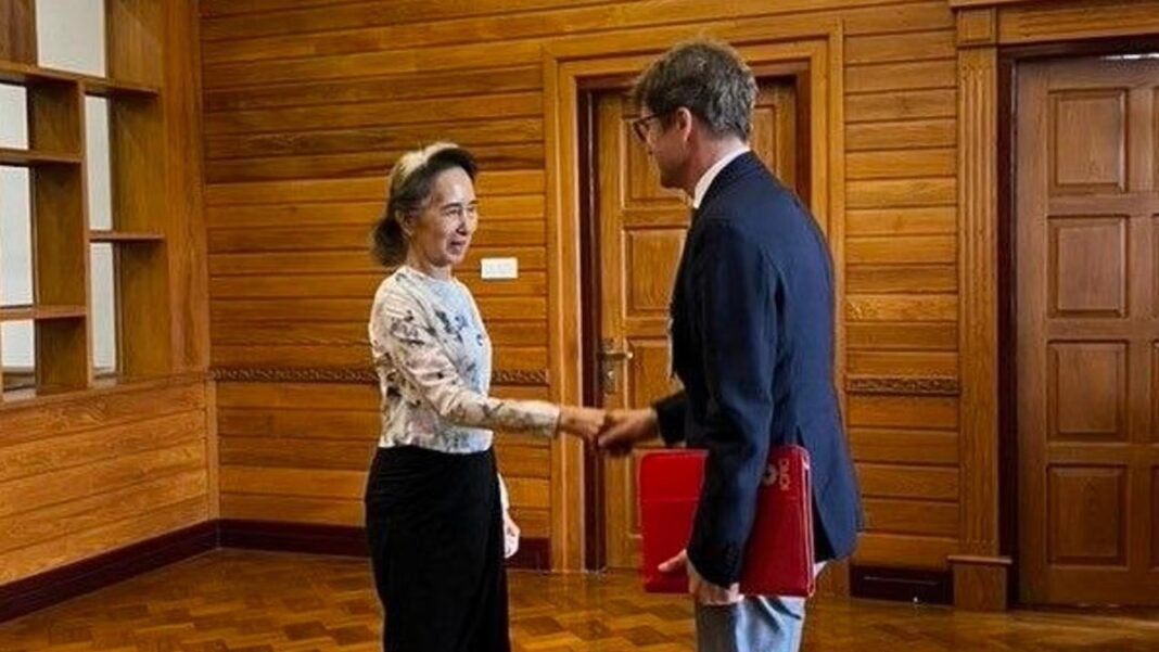 suu-kyi-proof-of-life-photo-is-proof-of-nothing-in-myanmar suu-kyi-proof-of-life-photo-is-proof-of-nothing-in-myanmar