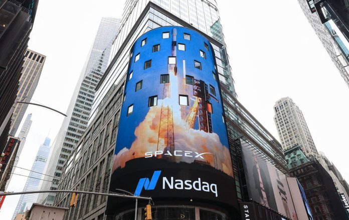 spacex-spooks-investors-with-debut-earnings-report