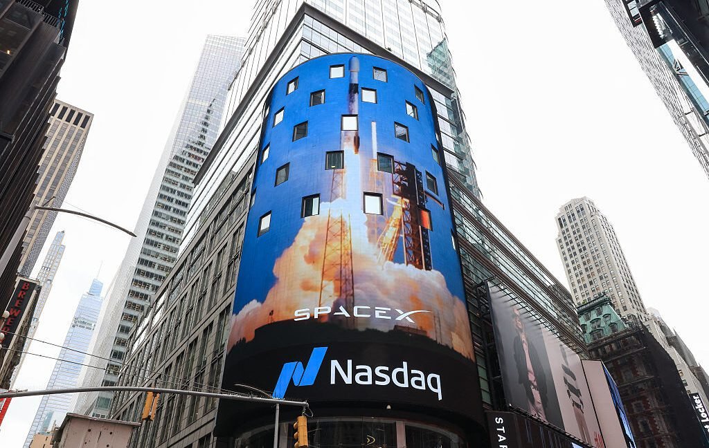 spacex-spooks-investors-with-debut-earnings-report spacex-spooks-investors-with-debut-earnings-report