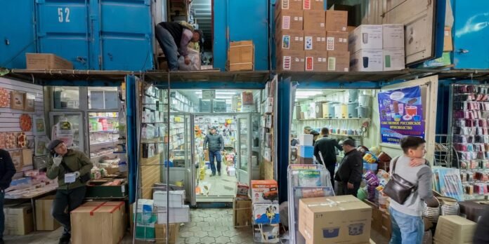 kyrgyzstan’s-dordoi-bazaar,-a-world-made-from-shipping-containers