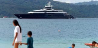 zuckerberg’s-superyacht-ignored-emergency-channel,-failed-to-aid-stranded-boat