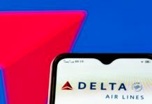 def-con-crowd-suspected-in-fake-hotspot-attack-on-delta-flight