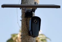 flock-“can’t-tech-its-way-out”-of-the-stalker-cop-problem,-experts-say