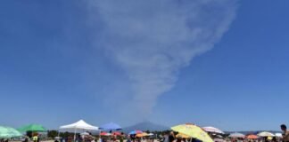 etna-eruption-extends-closure-of-sicily’s-catania-airport-until-saturday