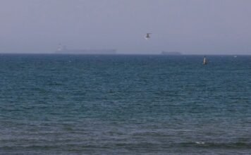 strait-of-hormuz-traffic-comes-to-a-near-standstill-as-latest-48-hour-data-shows