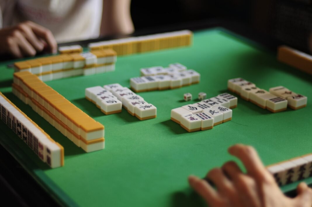 the-global-revival-of-mahjong,-a-centuries‑old-chinese tradition the-global-revival-of-mahjong,-a-centuries‑old-chinese tradition