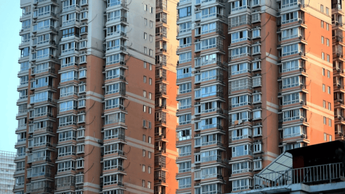 flood-of-discounted-auction-homes-deepens-china’s-property-slump