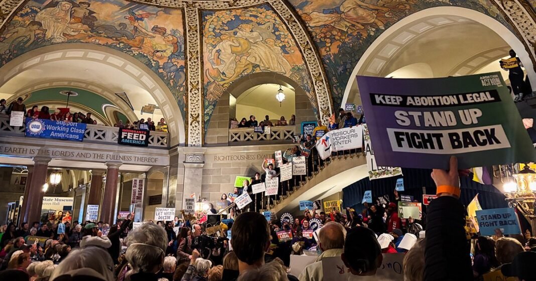 missouri-republicans-are-trying-to-repeal-abortion-rights-by-leaning-into-anti-trans-sentiment missouri-republicans-are-trying-to-repeal-abortion-rights-by-leaning-into-anti-trans-sentiment
