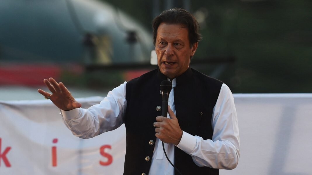 imran-khan-returns-to-jail-after-examination-at-pims-hospital